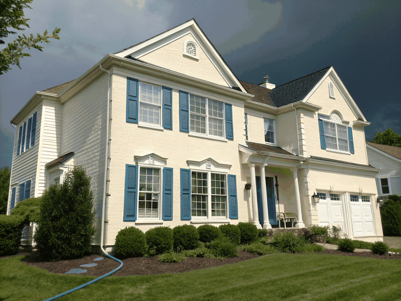Exterior view of a clean suburban home in Burleson Texas